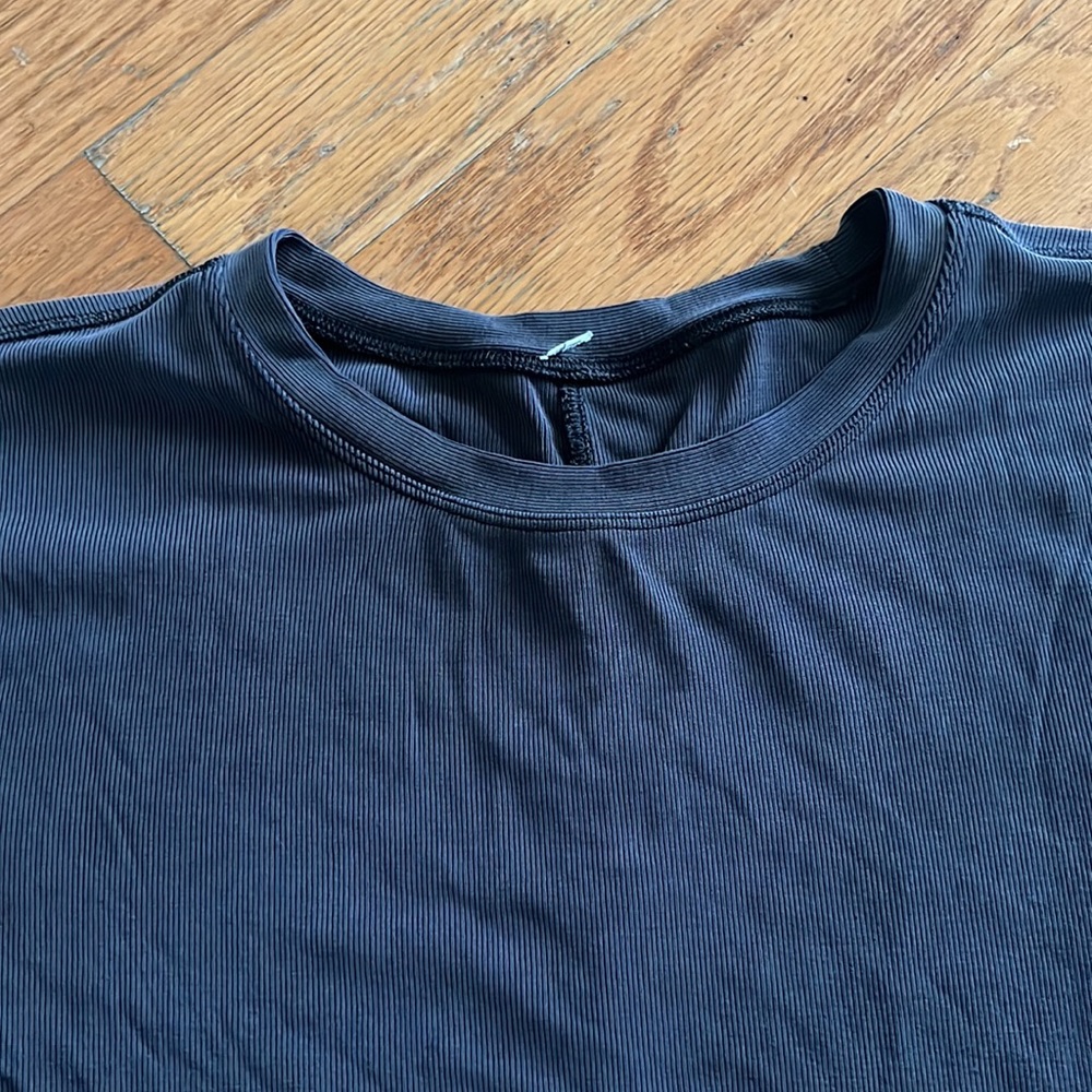 Lululemon - Picture 2 of 5